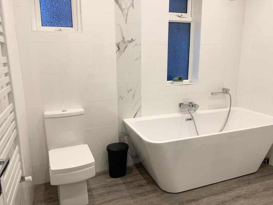 Stylish Retreat In Leigh-On-Sea Apartment Southend-on-Sea Bagian luar foto