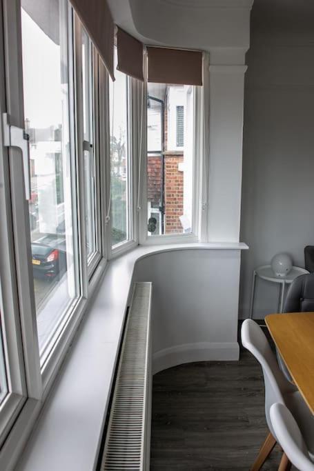 Stylish Retreat In Leigh-On-Sea Apartment Southend-on-Sea Bagian luar foto
