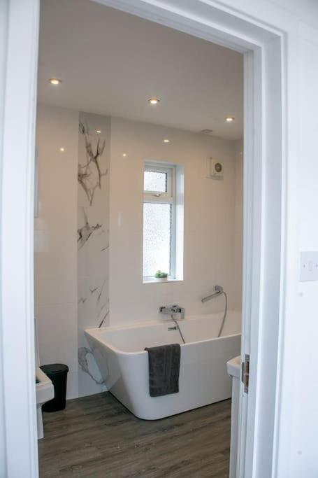 Stylish Retreat In Leigh-On-Sea Apartment Southend-on-Sea Bagian luar foto