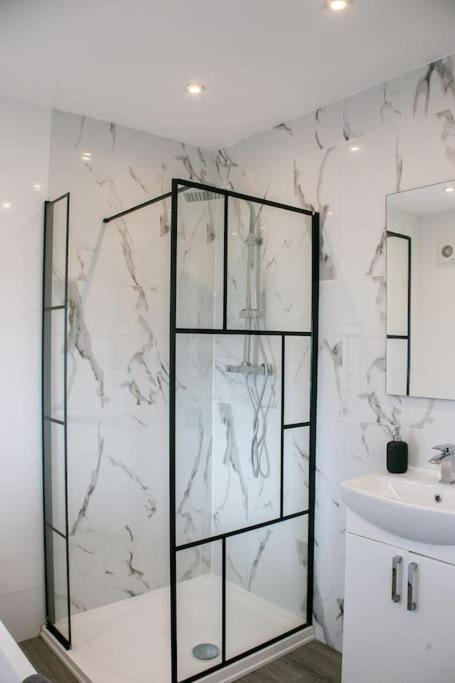 Stylish Retreat In Leigh-On-Sea Apartment Southend-on-Sea Bagian luar foto