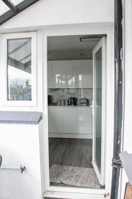 Stylish Retreat In Leigh-On-Sea Apartment Southend-on-Sea Bagian luar foto