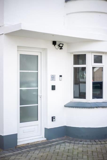 Stylish Retreat In Leigh-On-Sea Apartment Southend-on-Sea Bagian luar foto