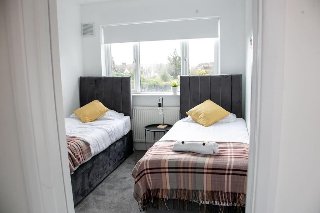 Stylish Retreat In Leigh-On-Sea Apartment Southend-on-Sea Bagian luar foto