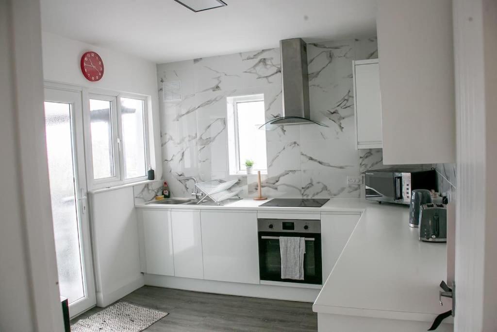Stylish Retreat In Leigh-On-Sea Apartment Southend-on-Sea Bagian luar foto
