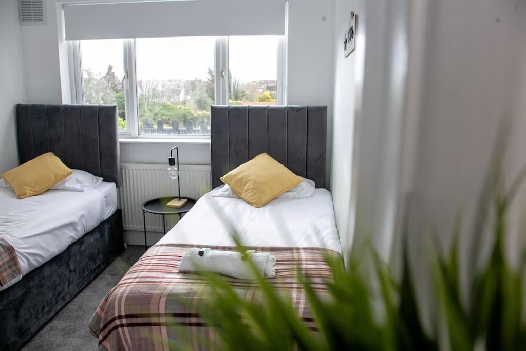 Stylish Retreat In Leigh-On-Sea Apartment Southend-on-Sea Bagian luar foto